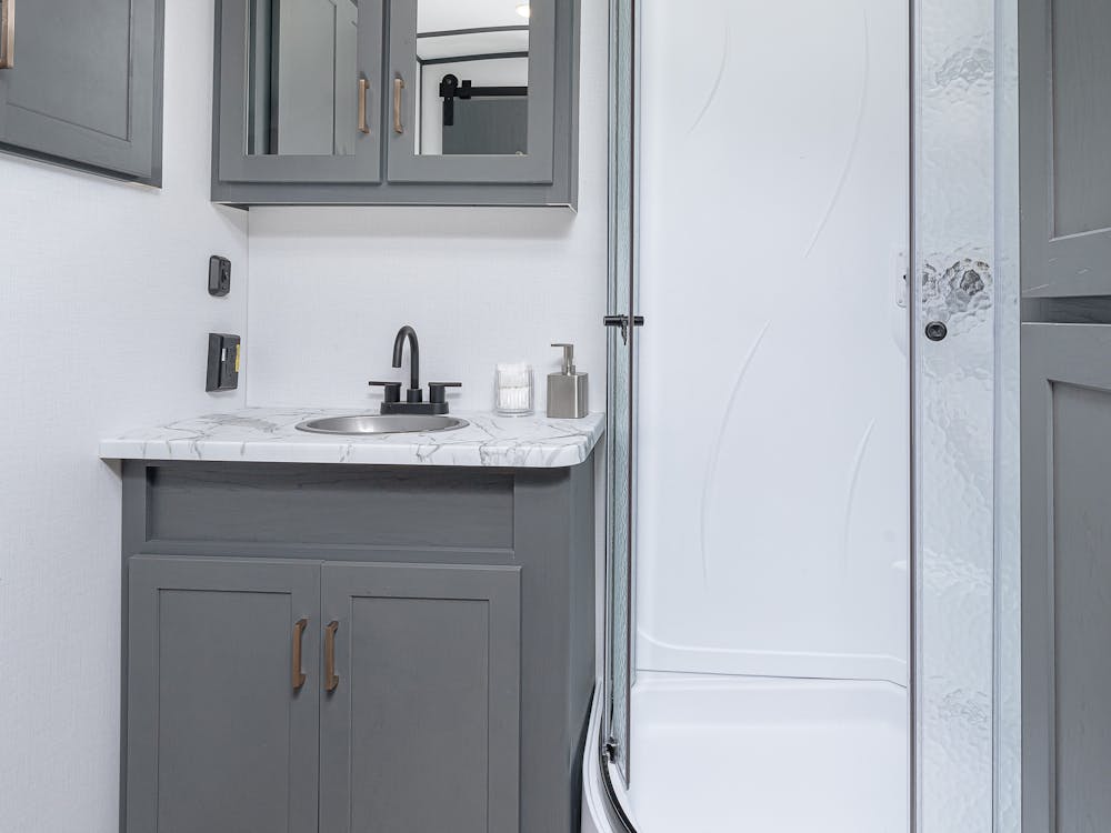 Bullet 260RBS Bath