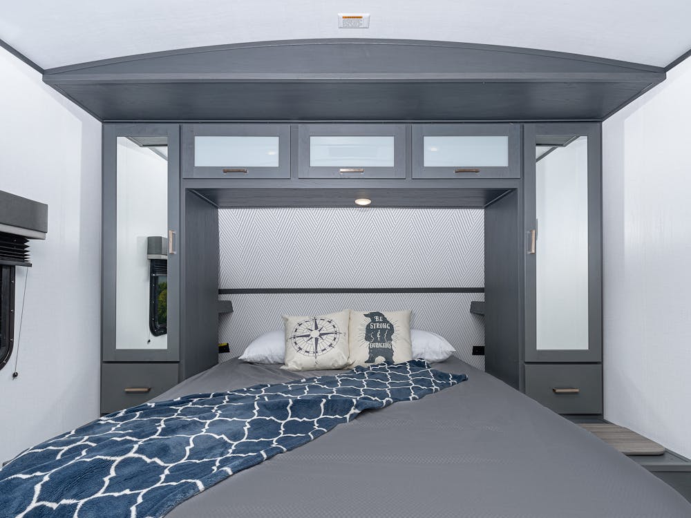 Bullet 260RBS Bed